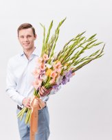 Коллекция Август. Букет из элегантных гладиолусов