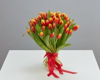 Монобукет из ярких тюльпанов