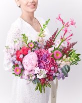 Коллекция Июнь. Букет с изысканными пионами и пышной гортензией